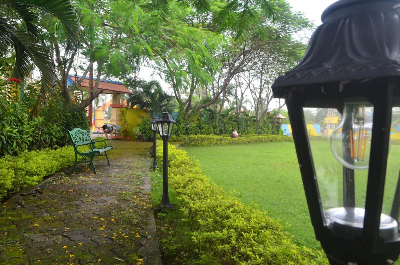 Panorama Country Club And Resort Āsansol Exteriör bild